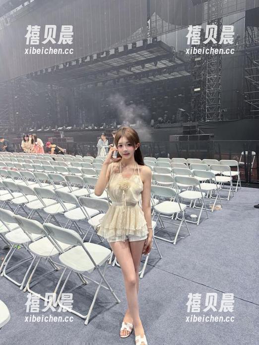 17 登录一下www.17,看到队伍里有人在给土豆跳舞,想加入吗?