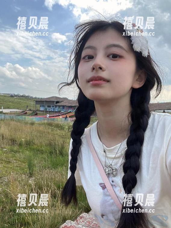 51cg 本以为用51cgfunapp可以优雅吃瓜,结果满手都是瓜汁,哈哈,变身“吃瓜路人”!