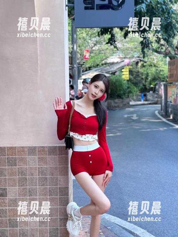 91吃瓜中心 91吃瓜中心,就是要让你永不迷路,成为最潮的吃瓜侠!