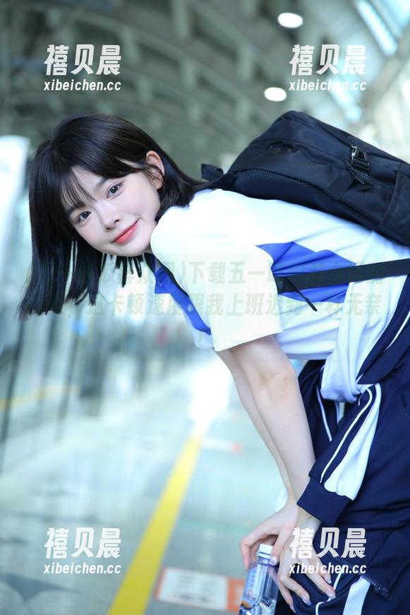 下载五一吃瓜群众网的网页，这卡顿速度跟我上班迟到一样无奈！