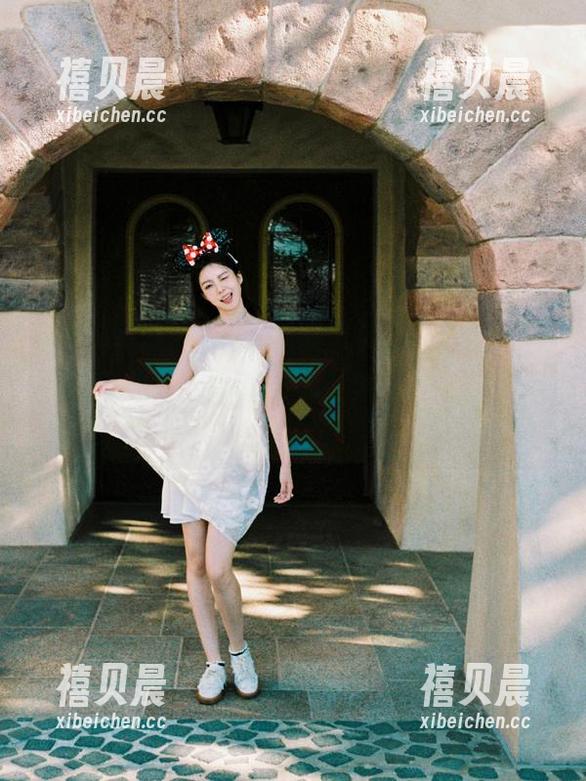 “人人黑料”入口好像把人引向了阳光与阴影的交界，果然有点意味深长。