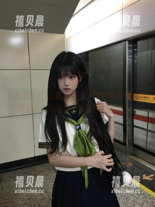 吃瓜爆料 瓜越来越多,网红们在吃瓜爆料网站的争斗却似乎连画面感都弱了呢。