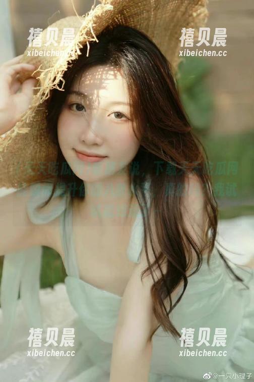 听朋友说，下载天天吃瓜网能瞬间提升你的八卦水平，真的吗？我试试就知道了～