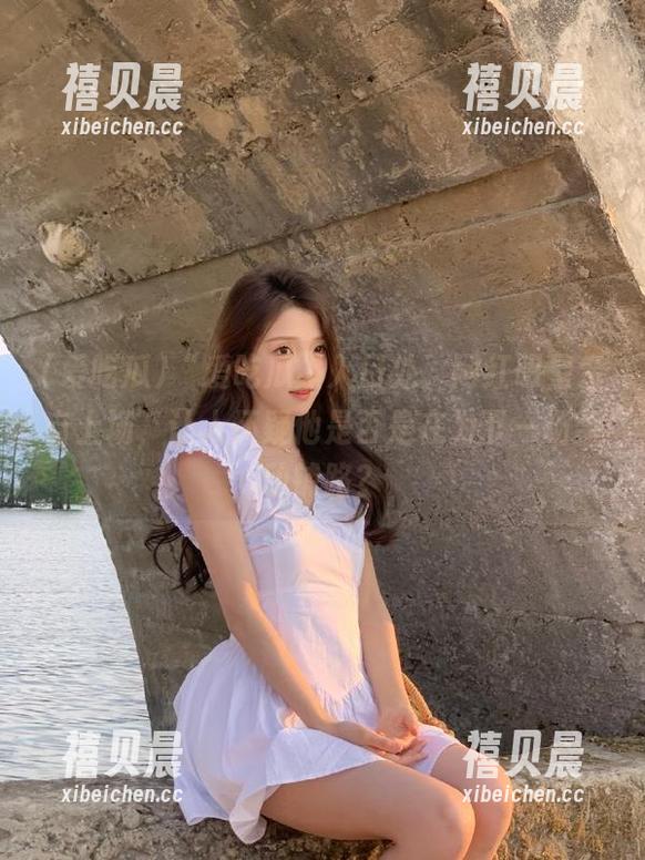 爱吃瓜 “爱吃瓜”入口处,网红明星亲自上场,让人怀疑他是否是在为下一场轰动铺路?