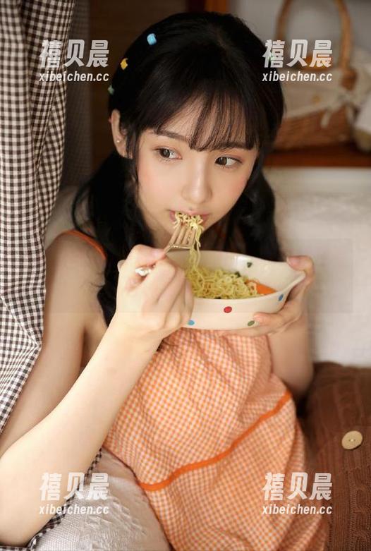 黑料吃瓜在眼前，我在线观看，各种猛料嗖嗖见！