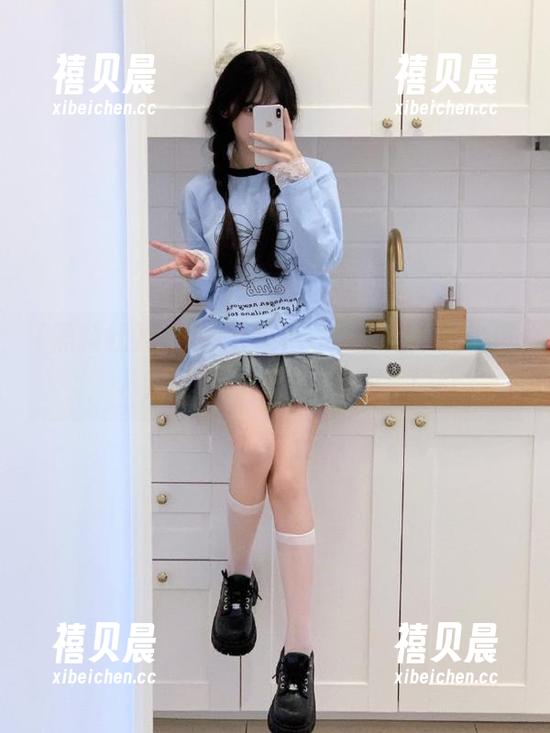 只要点下载，黑料社就带我飞进八卦的世界，分分钟剁手！